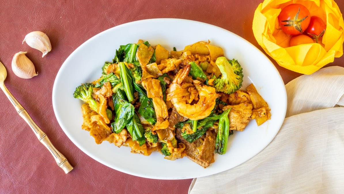 Saowanee's Place Thai Restaurant Photos 2